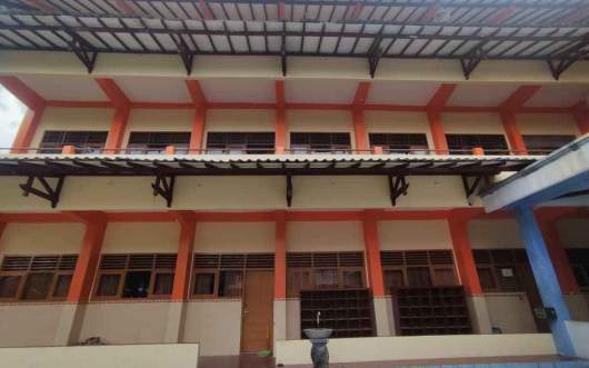 Gedung Kelas, Tampak Luar